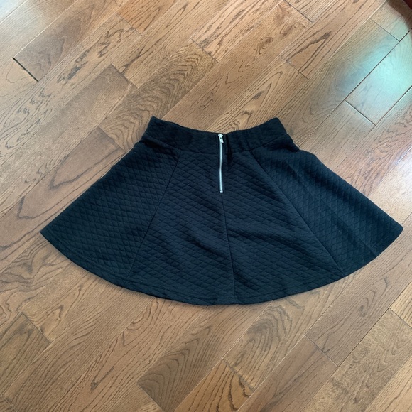 Soft black mini skirt - Picture 3 of 3